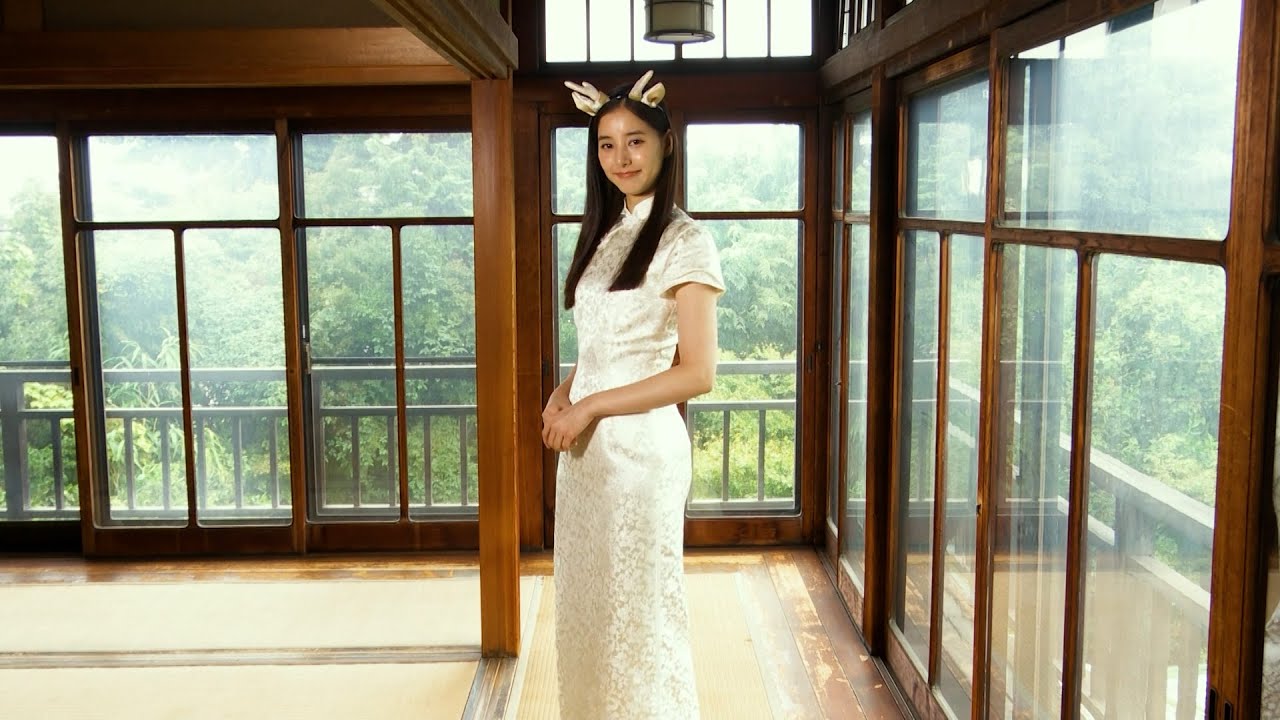 新木優子、チャイナドレスの辰になる！艶やかな着物姿も披露 「スマホ