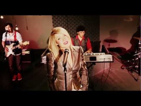 Cee Lo Green: Forget you (Performed by Chandiss an...