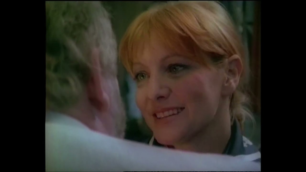 Jens Okking som lufthavnspolitibetjent 2