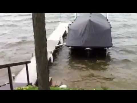 pontoon boat mooring - YouTube