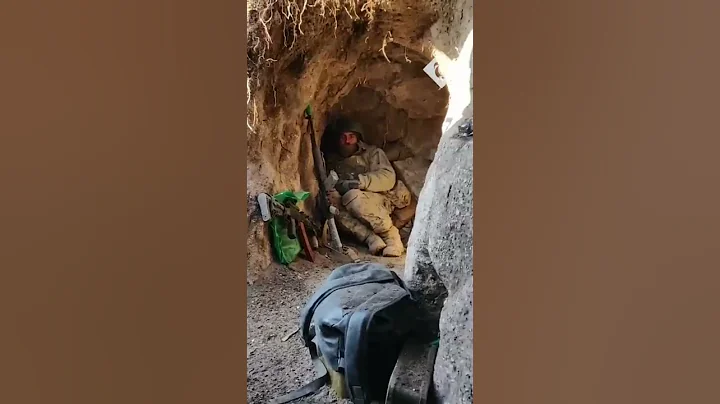 Ukrainian SOLDIERS ALMOST GET HIT BY RUSSIAN EXPLOSIVES IN THE TRENCH!!!