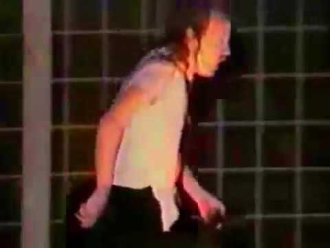 03 AC DC Jailbreak Live Moscow, September 28, 1991 - YouTube