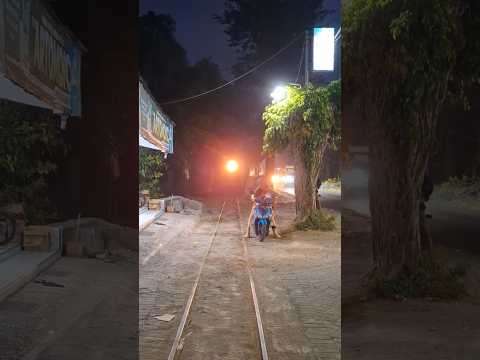Kereta malam Klakson panjang ibu-ibu yang ga Gercep