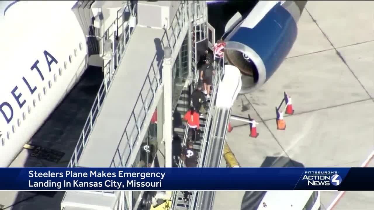 Steelers board replacement plane after emergency landing in Kansas City