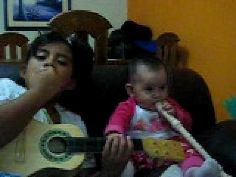 Carla Bobadilla tocando la flauta parte 2