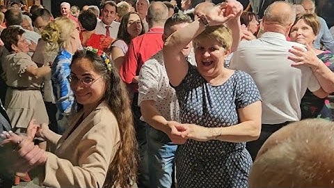 Zamyka się brama ja idę spać sama,JA IDĘ SPAĆ SAMA TO MOJA RZECZ,ostre tańce w Stąporkowie.