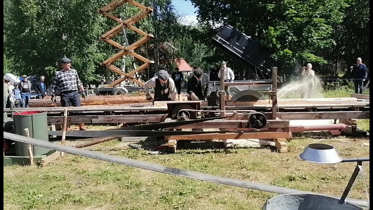 Puhoksen Perinnepäivät 2024; sirkkelisahaus ja tukkilaiset