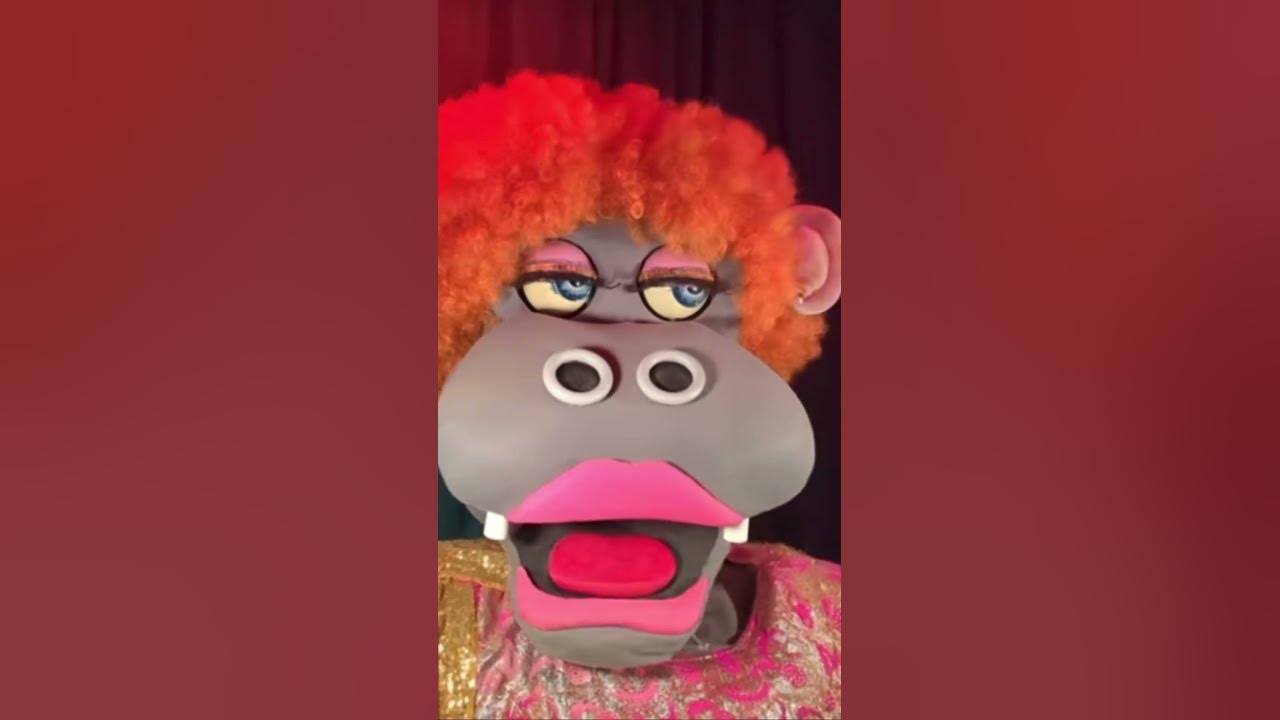 Miss dolly, dimples/Chuck E. Cheese, pizza, time, theater, animatronic