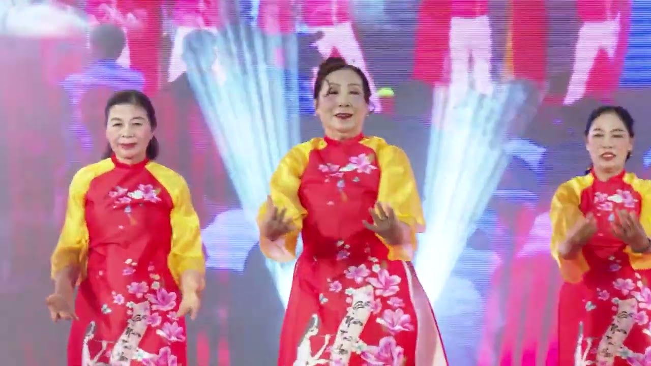 Bình minh trên nông trường Đồng Giao.