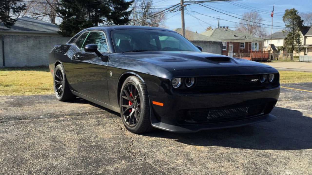 Nitrous hellcat vs cammed and procharged G8 YouTube