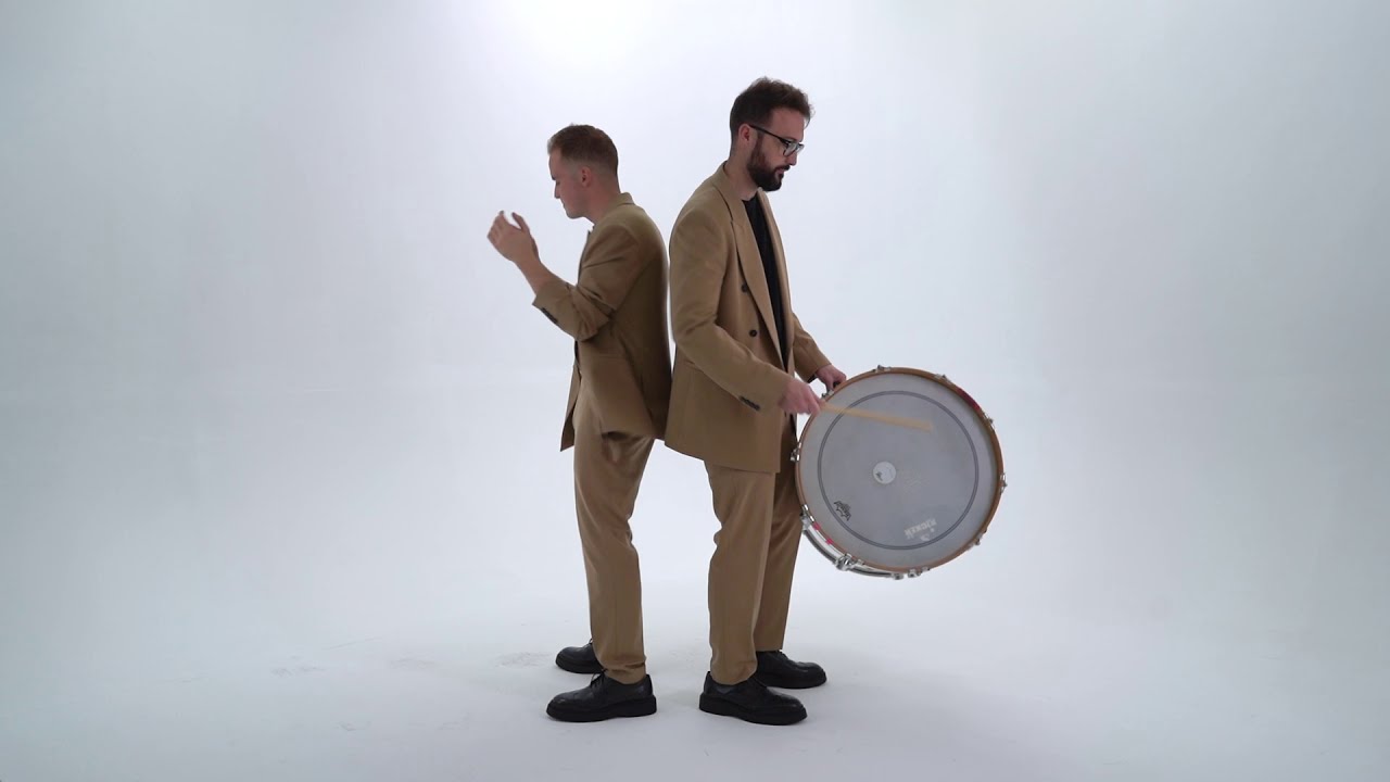 Melifluo publica "Pasado_Futuro", su primer album en el que nos introducen en nuevas atmósferas y sonoridades 1 MELIFLUO - Me Faltas Mucho (Videoclip Oficial)
