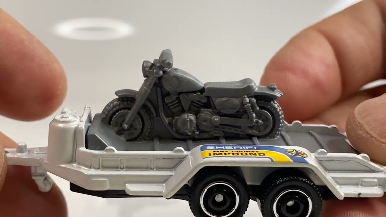 Matchbox 2023 #63 Cycle Trailer Bianco Con Moto Chopper – Serie 1-100 – FSC