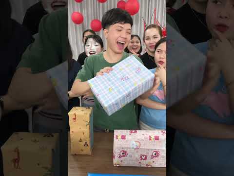 Blindfolded Box Challenge β Who Wins the Gold? π₯π±#funny #challenge #shorts