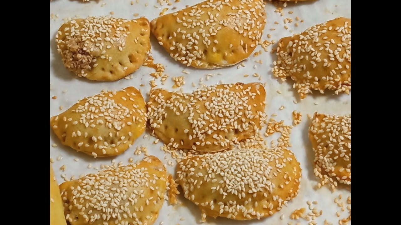 סמבוסק מתוק במילוי אגוזי מלך..שקדים ופקאנים עם מי ורדים