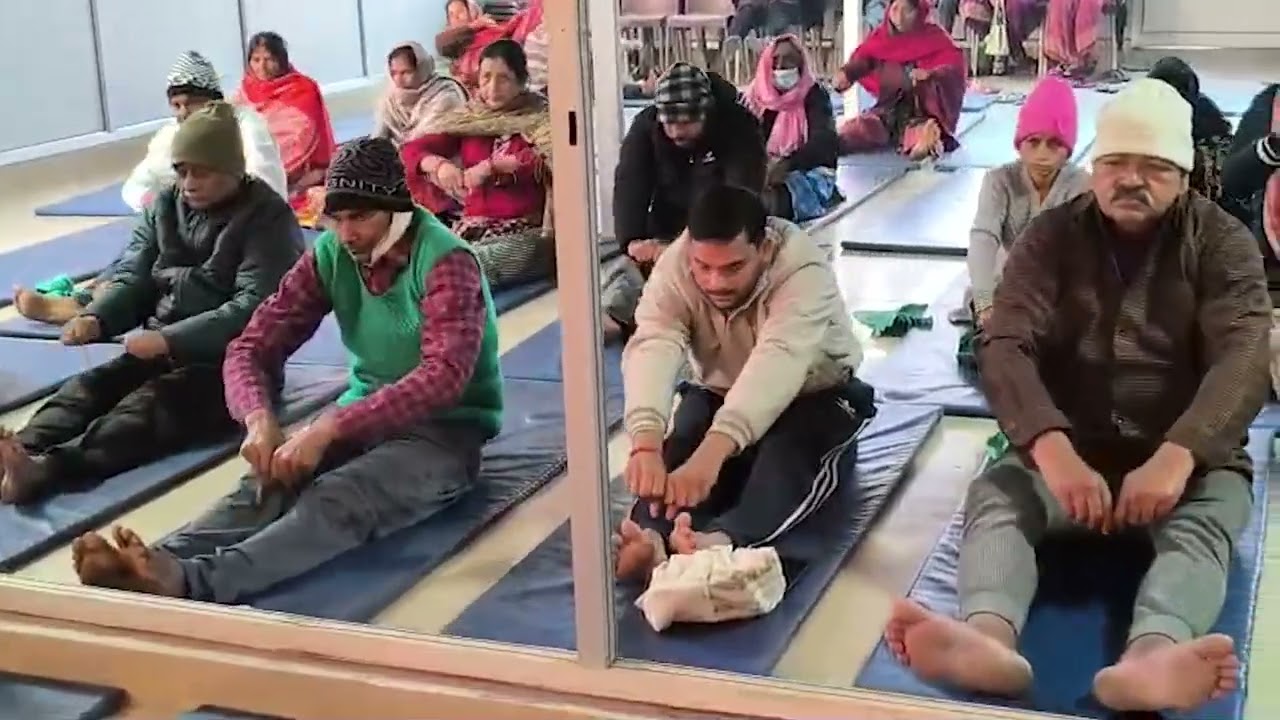 Natural Stress Relief through Laughing Therapy & Bhramari Pranayama | Life at HiiMS