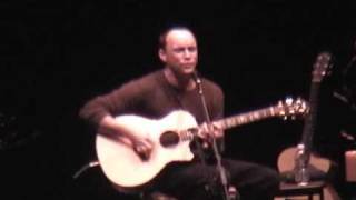 DAVE MATTHEWS ACTING REALLY WEIRD! (FOOL TO THINK ACOUSTIC)