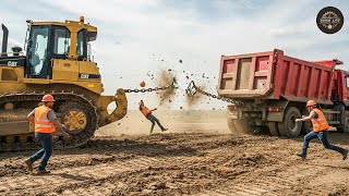 картинка: Опасные идиоты: бульдозер и экскаватор выходят из строя | Extreme Idiots At Work #11