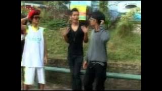 LOWDICK - dia suka wajah jelekku (official v.clip new single))ahuy