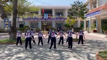Trường Tiểu học Đô Vinh 3 nhảy Flashmob “ Cùng Kun khoẻ mạnh mỗi ngày”
