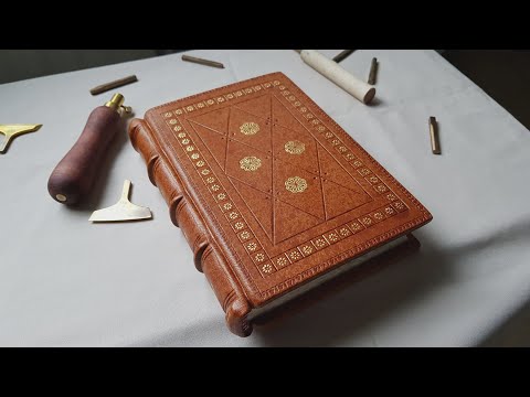 видео: (Bookbinding) Making byzantine style leather journal Book