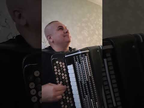 баян фирмы 'Юпитер',