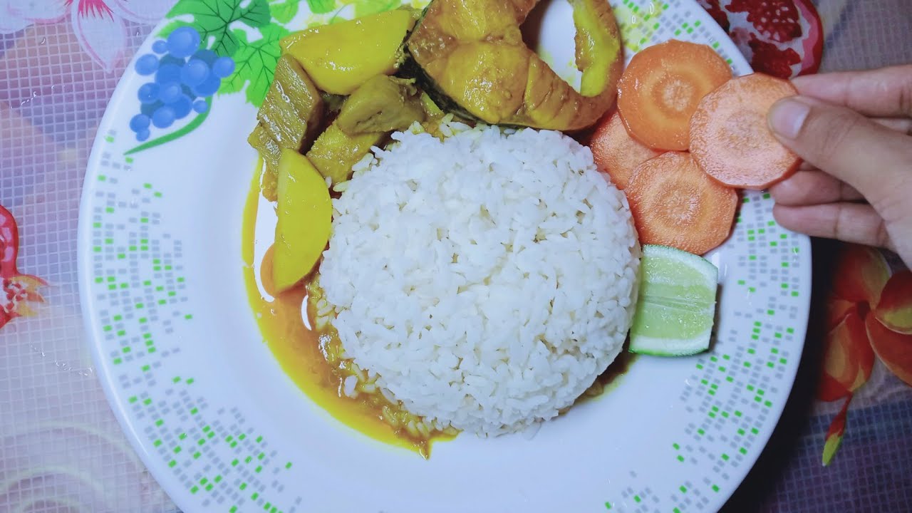 আলু ও কলা দিয়ে রুই মাছ রান্নার সহজ রেসিপি /