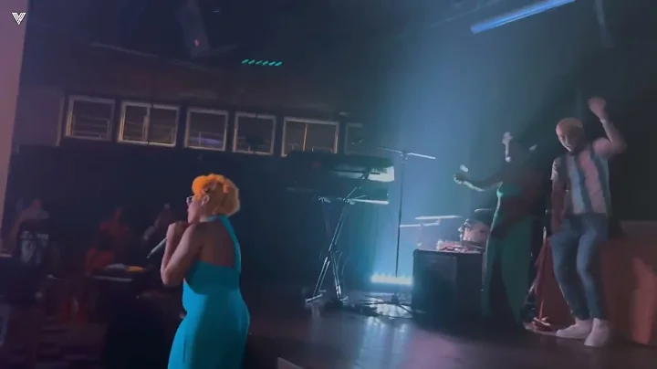 Victoria The Martian Performance | Denim & Diamond...