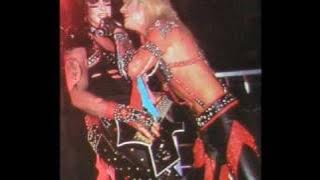 Motley Crue - Red Hot