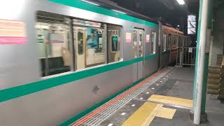 谷上駅を発車する神戸市地下鉄6000系6131F。