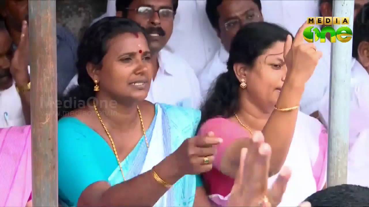 Day night strike by kollam DCC continues over cashew nut factory