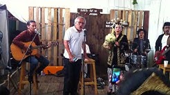 Iwan Fals - Aku Sayang Kamu (Di Pernikahan Yose dan Tika)  - Durasi: 5:01. 