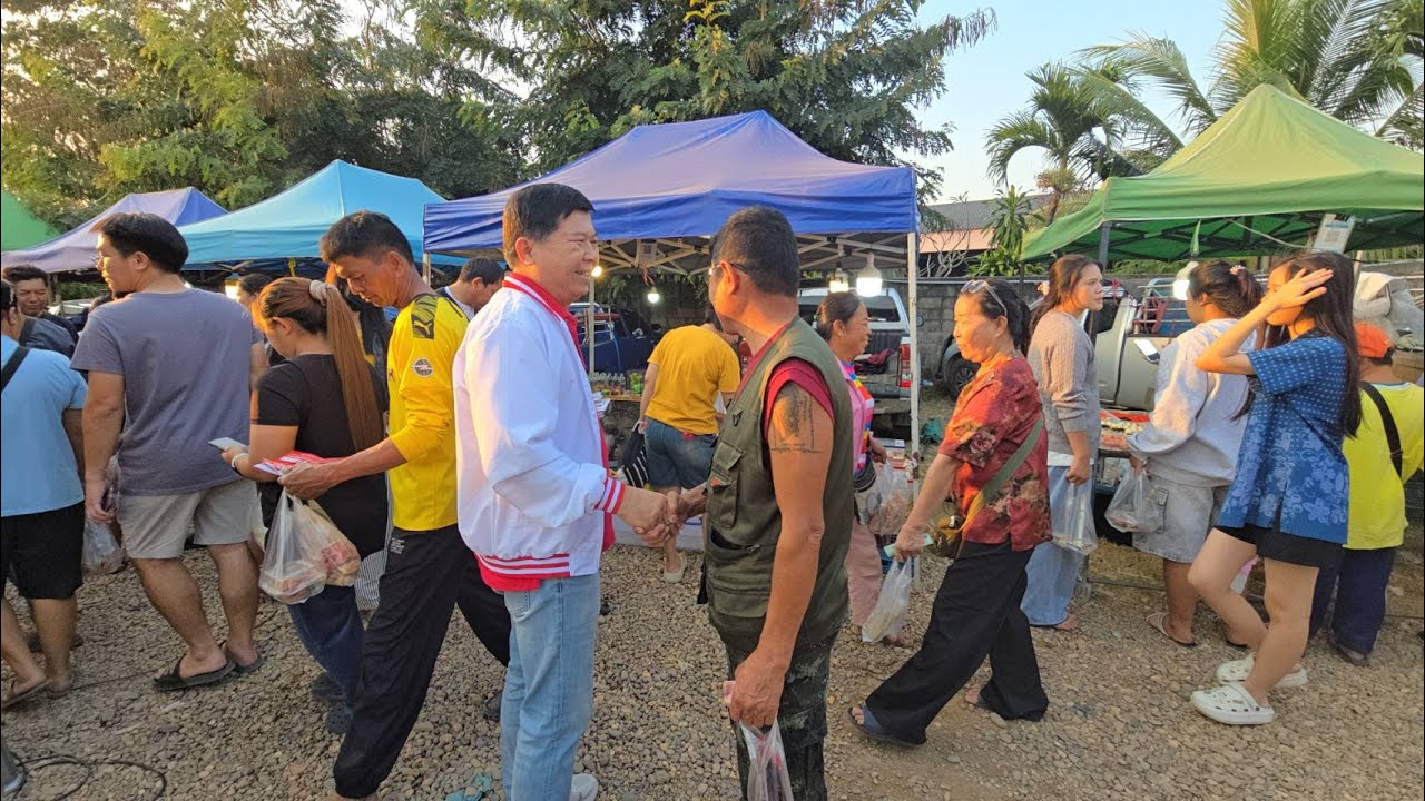 หมออุ๋ยฯ เบอร์ 2 เขต 2 พรรคเพื่อไทยลงพื้นที่พบชาวบ้านตลาดคลองถม อ สอง
