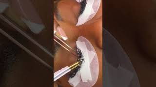 eyelash extension banana peel method