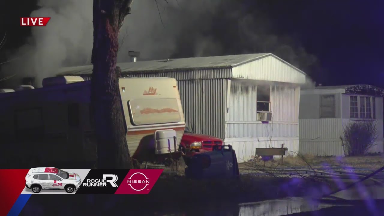 Mobile home on fire in Caseyville, Illinois Friday morning - YouTube