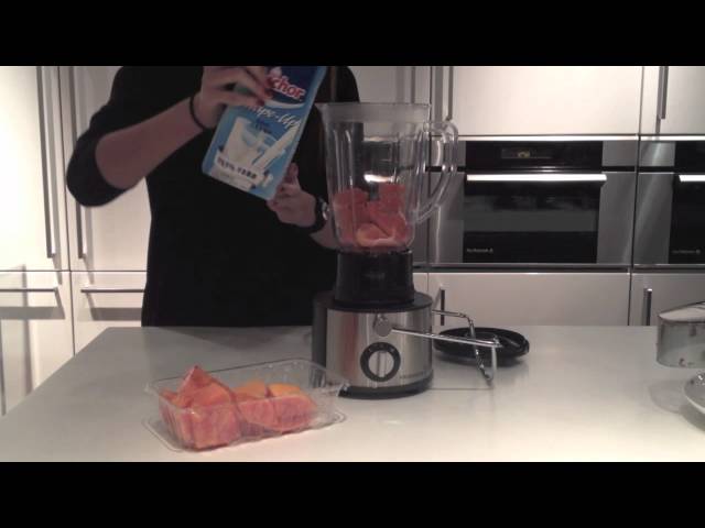 Frigidaire 2 in 1 Juice Extractor & Blender 