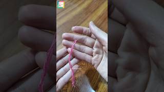 Easy trick to thread multiple strings at once—save time & effort!🧶🪡#SewingHack #NeedleThreading