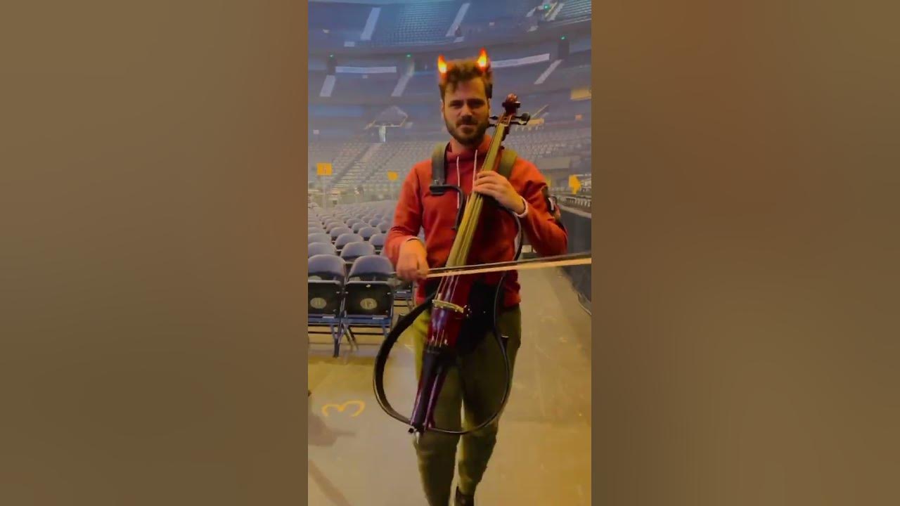 Highway to Hell#Soundcheck vs.#Showtime with #HAUSER3474 #tour #2cellos #concert