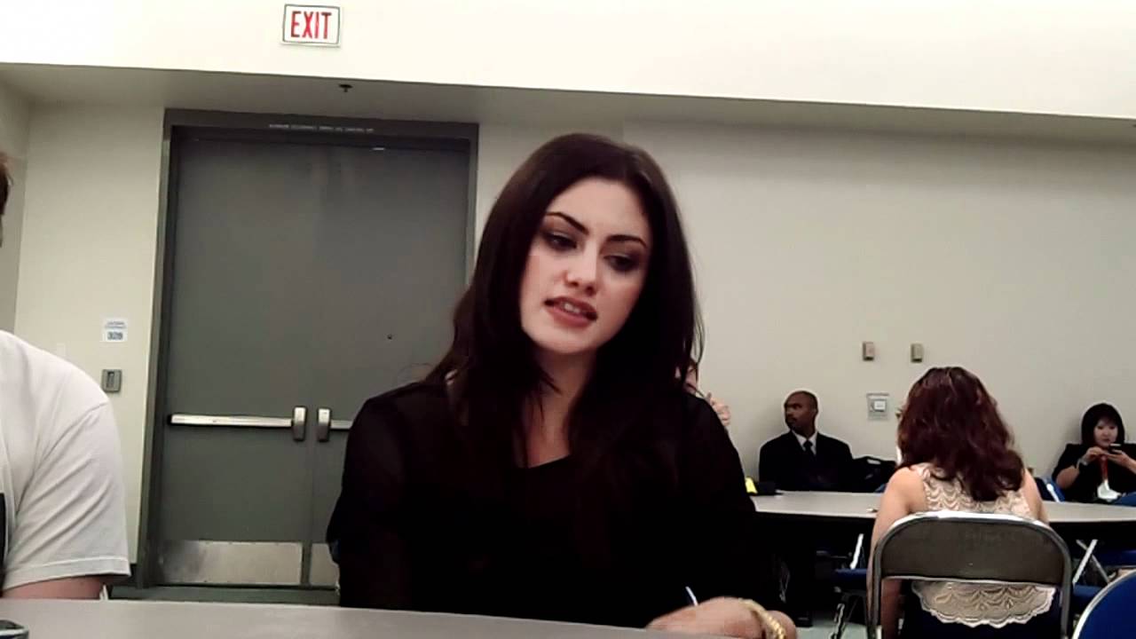 Phoebe Tonkin Talks The Secret Circle at Comic-Con 2011