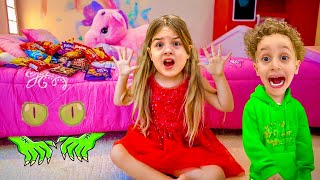 Kuzey Eli̇f Koltuğun Altinda Mavi̇ Kirmizi Eller Var Napcaz ??