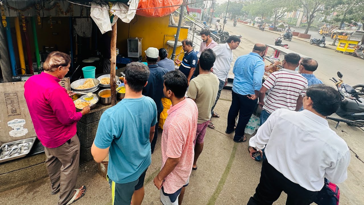 Couple and Daughter selling the best street food | Delight to Watch from Early Morning 5 AM ⏰