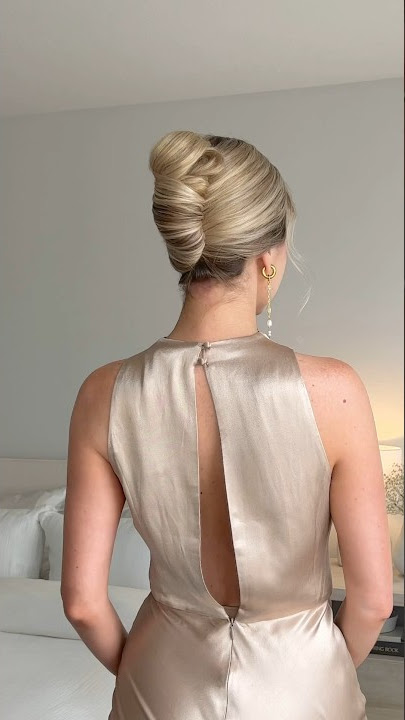 30 Second French Twist Tutorial 🤍✨