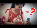 Mom showed Poni her phone and looked for Nui in the night| Nui Family
