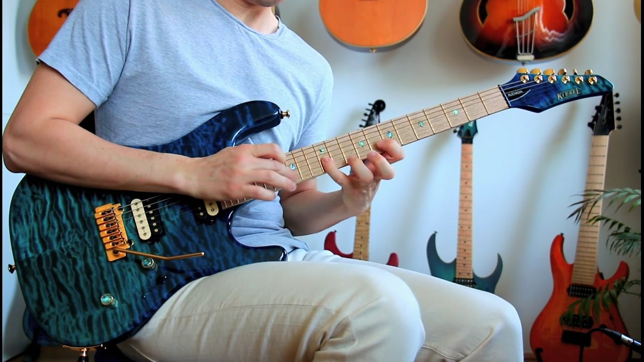 Greg Howe Style Two-Handed Tapping Solo    -    (An Alienadin Original)