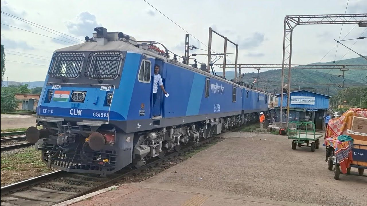 [SECR EF12K CLW BHILAI 65158] TPTY-VSKP EXPRESS GRAND ENTRY PF-5 AT VSKP RAILWAY STATION 