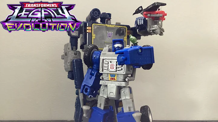 Transformers Legacy Evolution: Deluxe Class Beachcomber with the Paradise Parakeet