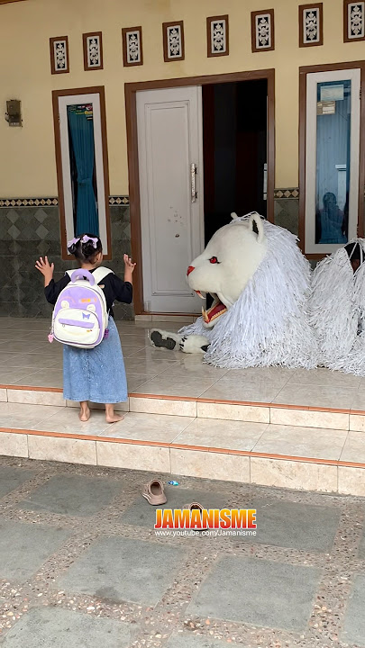 Can macanan awaits Alika outside the house