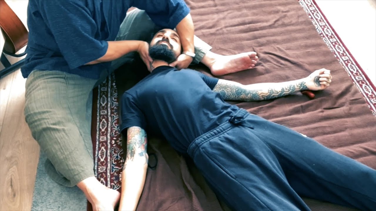 ⁣HIS NECK AND SPINE GETS THE BEST RELEASE - #ASMR #MASTER #TCK TAO CHI KAI