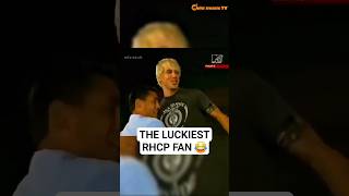 Lucky Fan met the Red Hot Chili Peppers 😂 #redhotchilipeppers #rhcp #funny