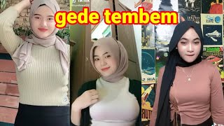 Cewek hijab goyang tiktok panas