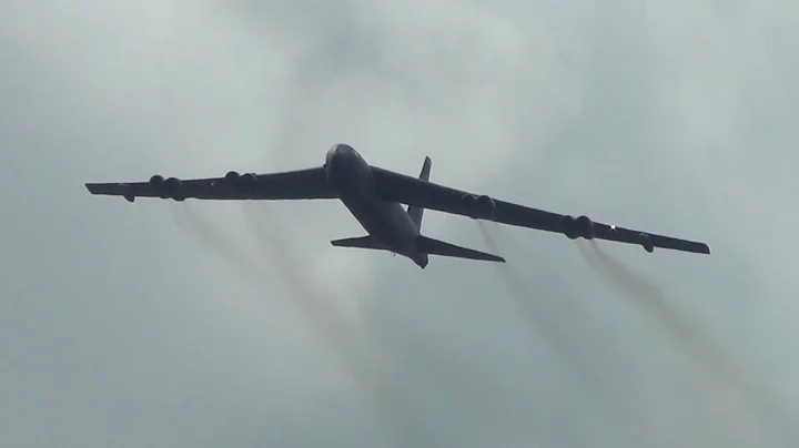 Great Sounding B-52 Flying Over Farnborough UK.